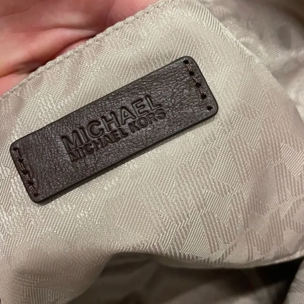 MICHAEL KORS CANVAS TOTE LAPTOP VACATION TRAVEL WORK SCHOOL. LIKE NEW